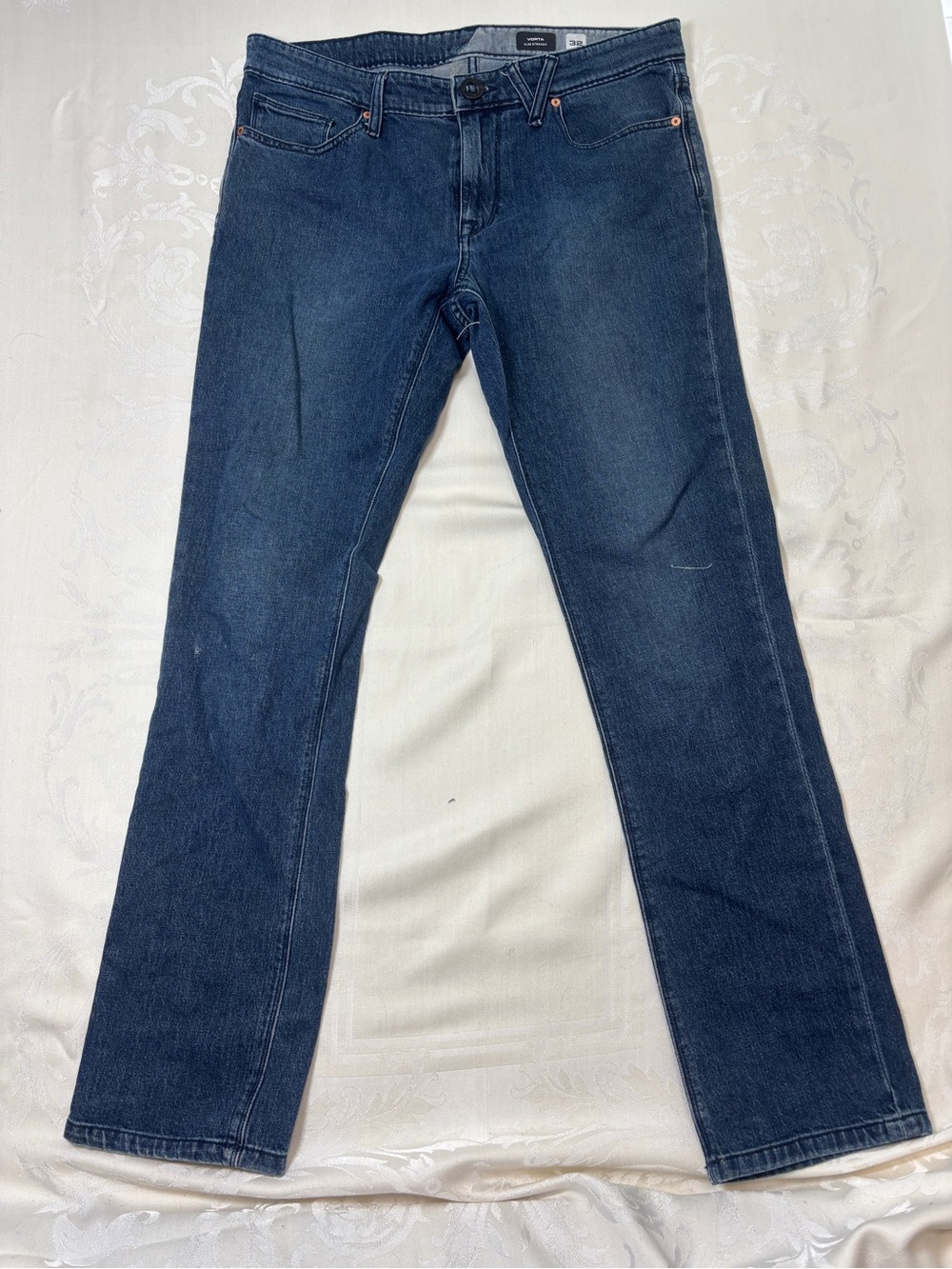 Volcom Men's Vorta Slim Straight Jeans in Dark Blue Denim